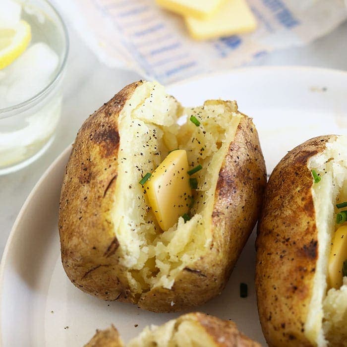 Foil-Wrapped Baked Potatoes: When to Use It (and When Not To)